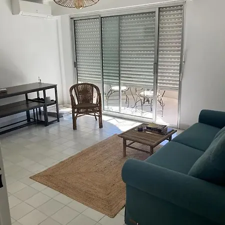Apartment Studio Plein Sud Pres De La Yourhosthelper Saint-Raphael (Var)